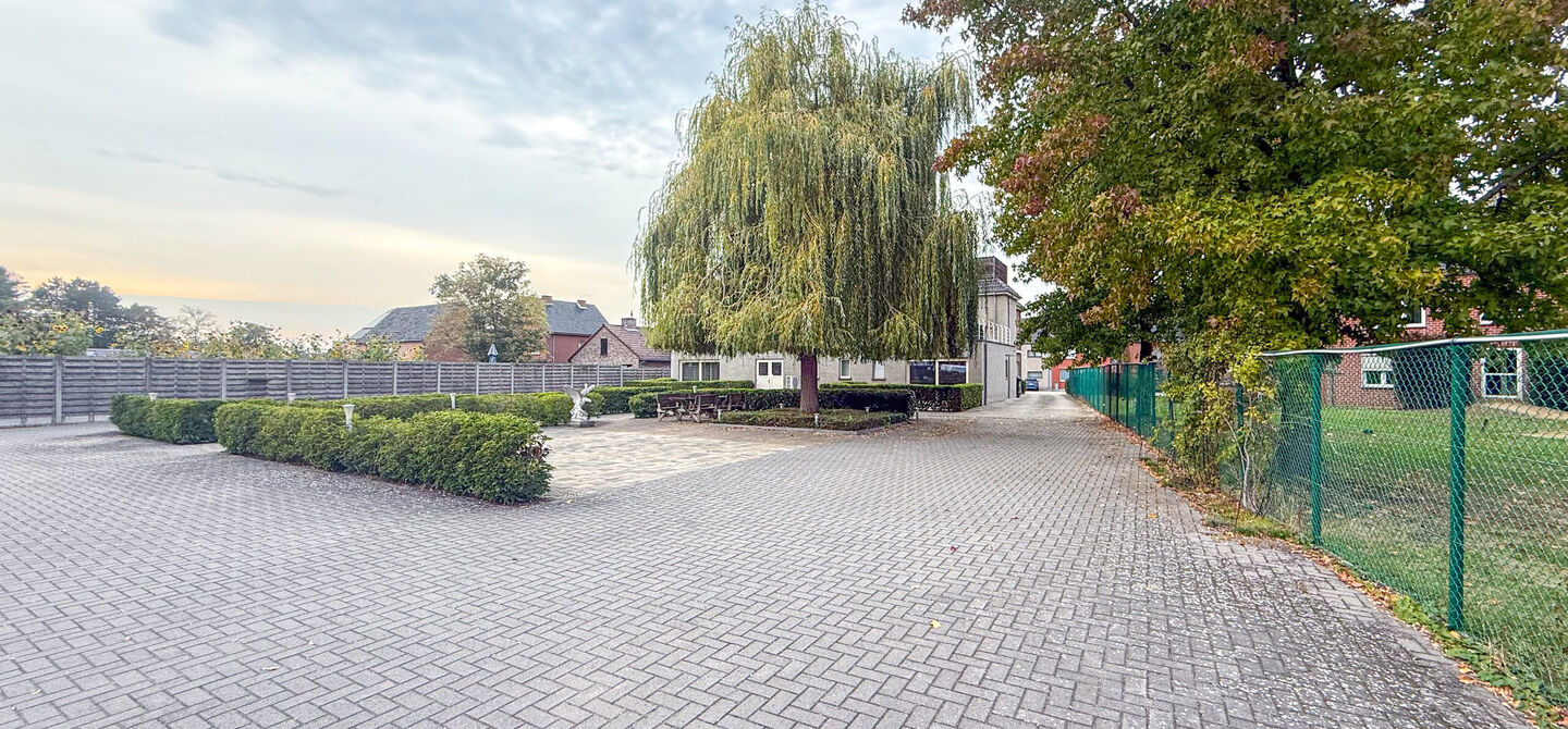 Gebouw voor gemengd gebruik te koop in Beringen Paal