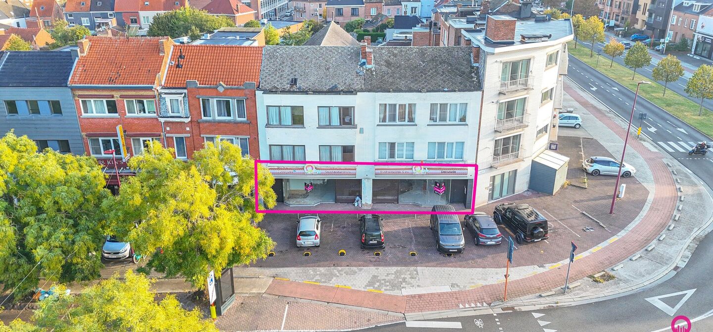 Gelegen op het drukste rondpunt van Diest, aan de Hasseltsestraat 102, bevindt zich dit uitzonderlijke handelspand met een totale oppervlakte van maar liefst 380 m². Dankzij de uitstekende visibiliteit en ligging op een absolute toplocatie biedt dit pand