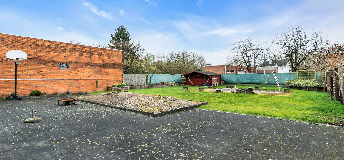 Gebouw voor gemengd gebruik te koop in Hasselt