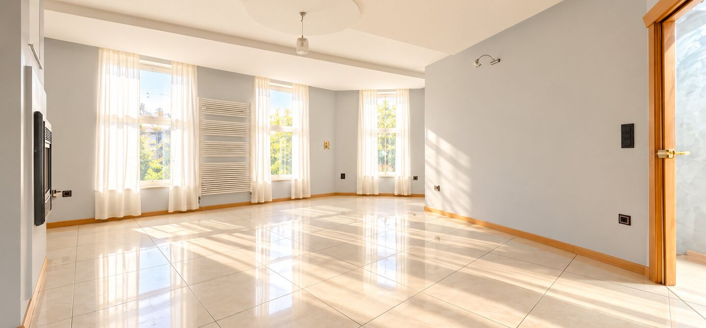 Bij ImmoFusion 7/7 “open huis” : klik op onze 3D-TOUR.
Ervaar vastgoed alsof je er zelf doorloopt!
Dit interessante opbrengsteigendom is gelegen op een absolute toplocatie aan de Kuringersteenweg 6 te Hasselt, vlakbij de kleine ring, het station, sch