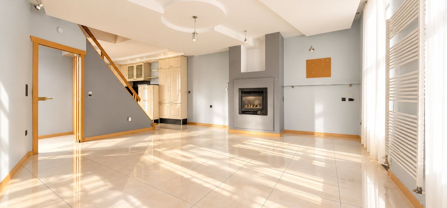 Bij ImmoFusion 7/7 “open huis” : klik op onze 3D-TOUR.
Ervaar vastgoed alsof je er zelf doorloopt!
Dit interessante opbrengsteigendom is gelegen op een absolute toplocatie aan de Kuringersteenweg 6 te Hasselt, vlakbij de kleine ring, het station, sch