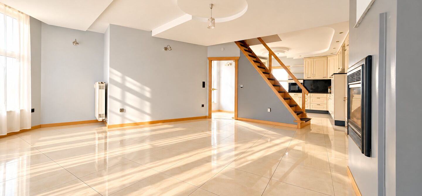 Bij ImmoFusion 7/7 “open huis” : klik op onze 3D-TOUR.
Ervaar vastgoed alsof je er zelf doorloopt!
Dit interessante opbrengsteigendom is gelegen op een absolute toplocatie aan de Kuringersteenweg 6 te Hasselt, vlakbij de kleine ring, het station, sch