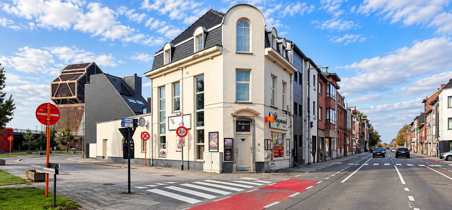 Bij ImmoFusion 7/7 “open huis” : klik op onze 3D-TOUR.
Ervaar vastgoed alsof je er zelf doorloopt!
Dit interessante opbrengsteigendom is gelegen op een absolute toplocatie aan de Kuringersteenweg 6 te Hasselt, vlakbij de kleine ring, het station, sch