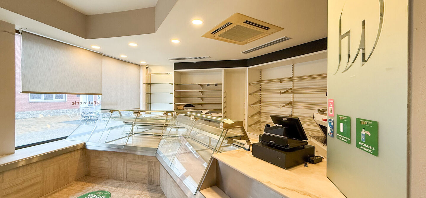 Gebouw voor gemengd gebruik te koop in Wellen