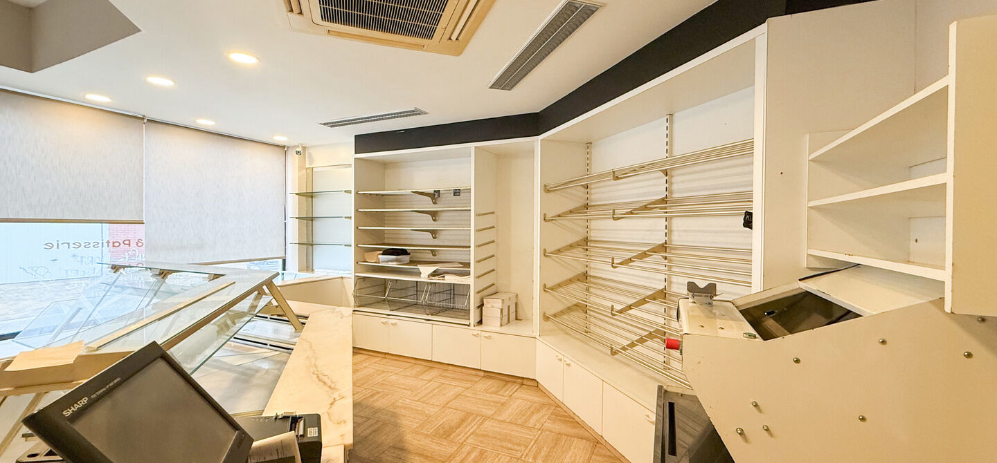 Gebouw voor gemengd gebruik te koop in Wellen