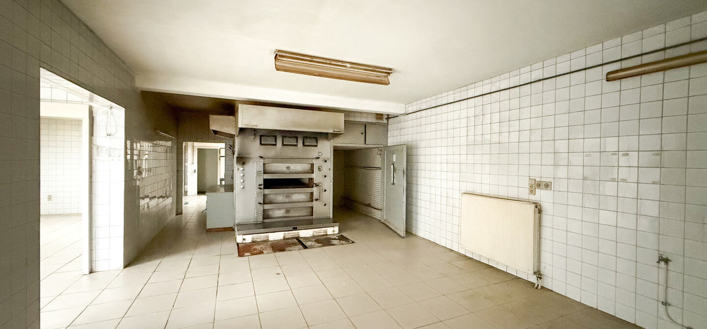 Gebouw voor gemengd gebruik te koop in Wellen