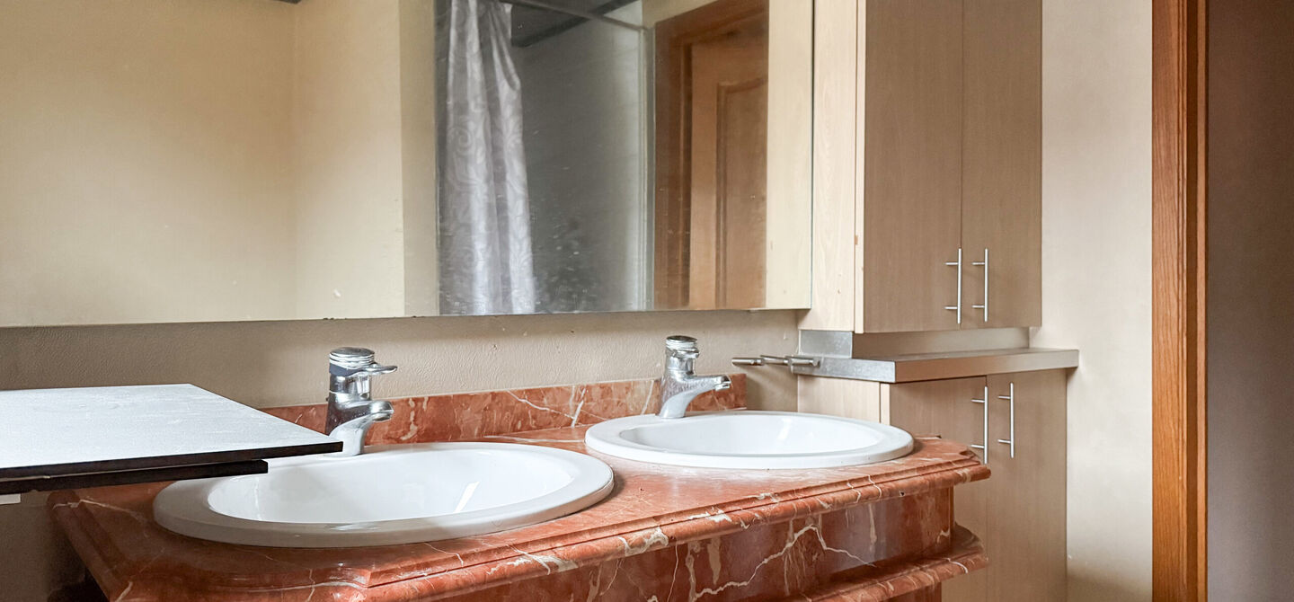 Gebouw voor gemengd gebruik te koop in Wellen