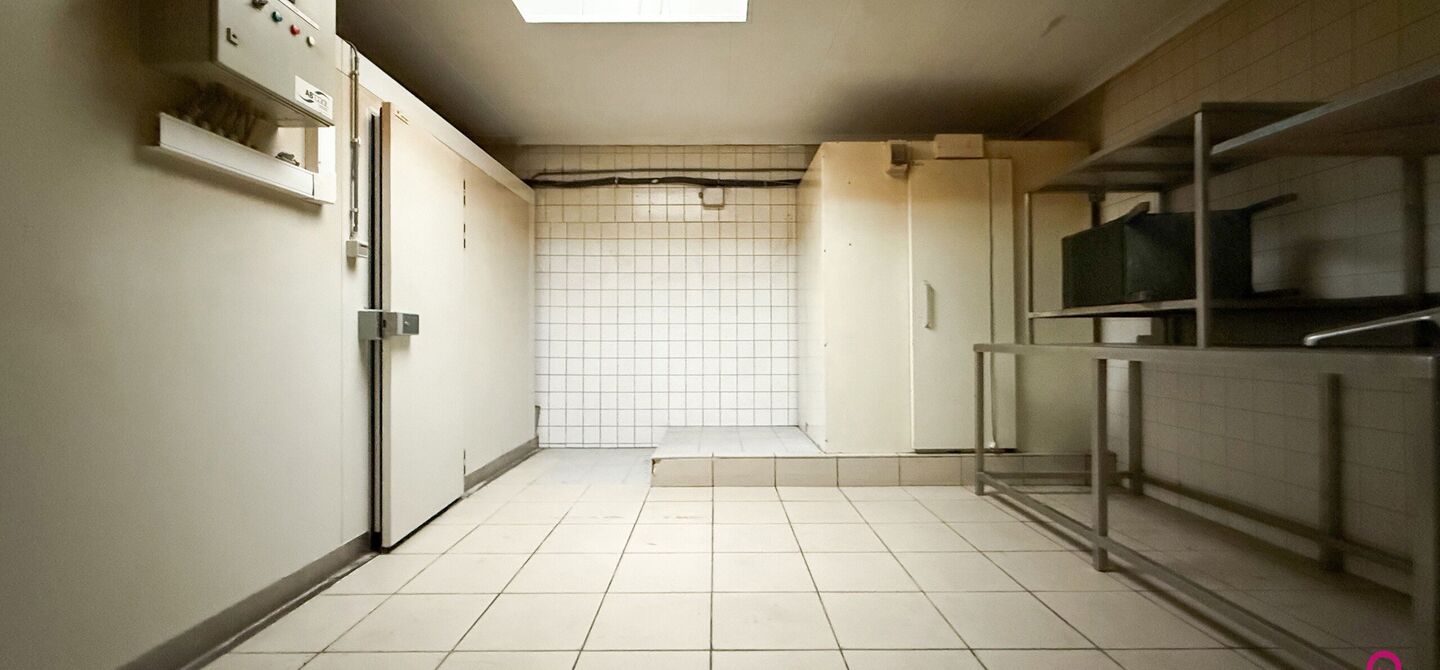 Gebouw voor gemengd gebruik te koop in Wellen