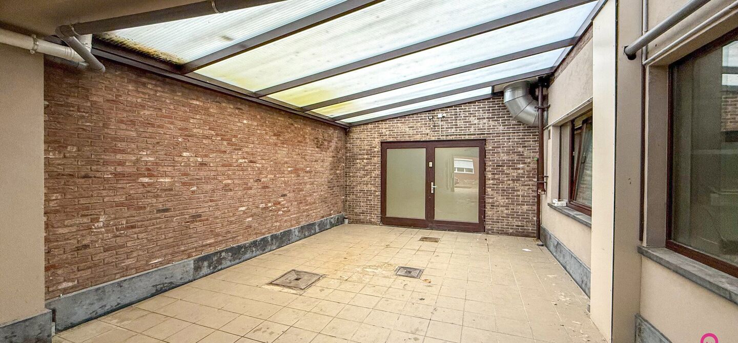 Gebouw voor gemengd gebruik te koop in Wellen