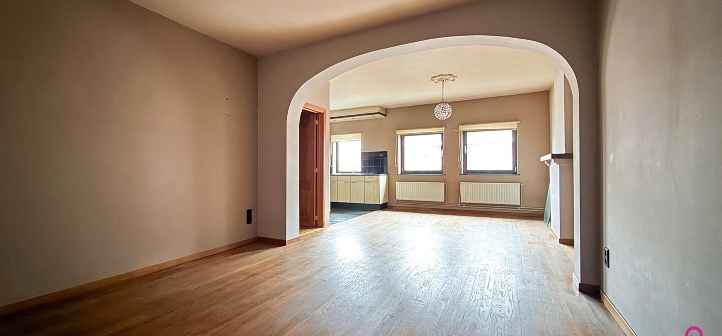 Gebouw voor gemengd gebruik te koop in Wellen