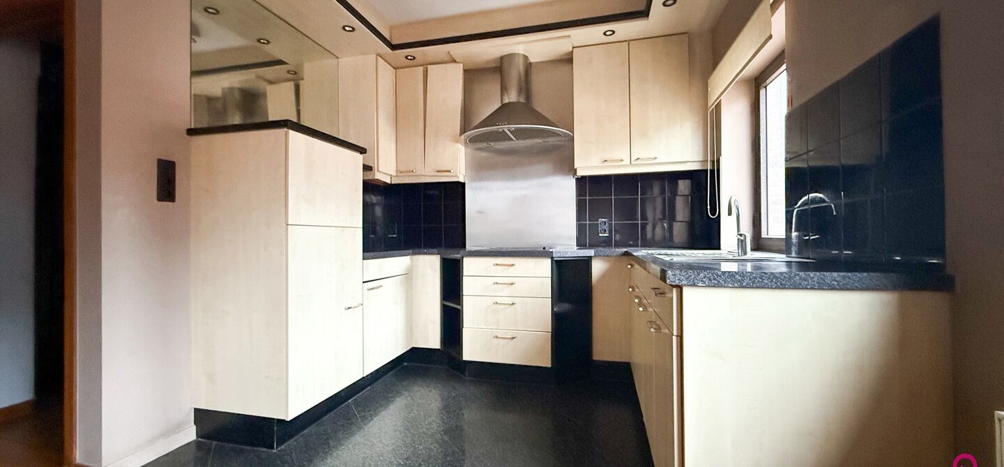 Gebouw voor gemengd gebruik te koop in Wellen