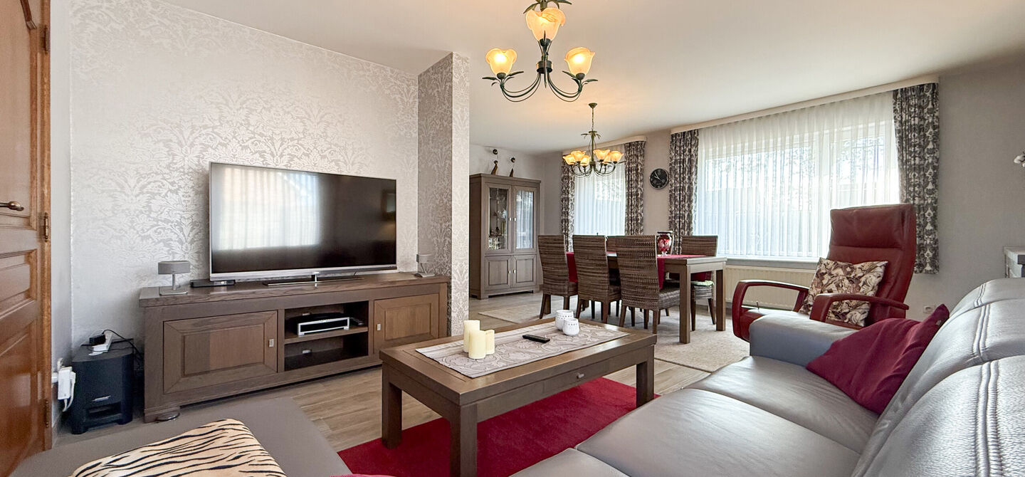 Bij ImmoFusion 7/7 &ldquo;open huis&rdquo; : klik op onze 3D-TOUR.
Ervaar vastgoed alsof je er zelf doorloopt!

Welkom in deze charmante open bebouwing, rustig gelegen in een aangename woonwijk te Heusden-Zolder. Deze instapklare woning combineert ruimte, comfort