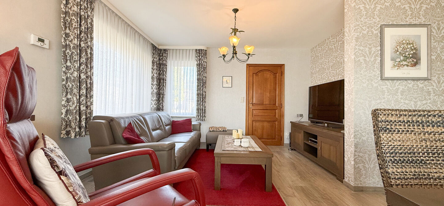 Bij ImmoFusion 7/7 &ldquo;open huis&rdquo; : klik op onze 3D-TOUR.
Ervaar vastgoed alsof je er zelf doorloopt!

Welkom in deze charmante open bebouwing, rustig gelegen in een aangename woonwijk te Heusden-Zolder. Deze instapklare woning combineert ruimte, comfort