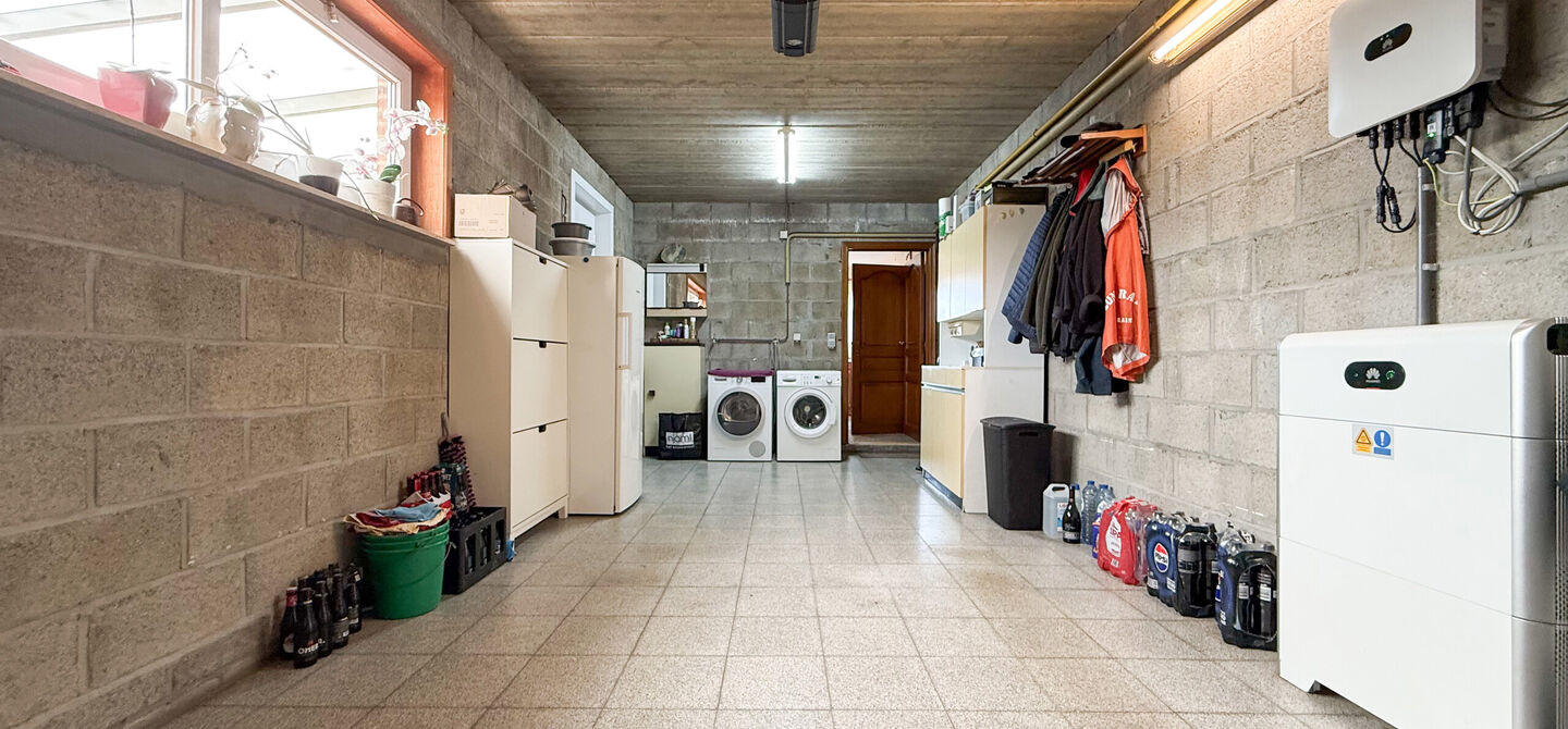 Bij ImmoFusion 7/7 &ldquo;open huis&rdquo; : klik op onze 3D-TOUR.
Ervaar vastgoed alsof je er zelf doorloopt!

Welkom in deze charmante open bebouwing, rustig gelegen in een aangename woonwijk te Heusden-Zolder. Deze instapklare woning combineert ruimte, comfort