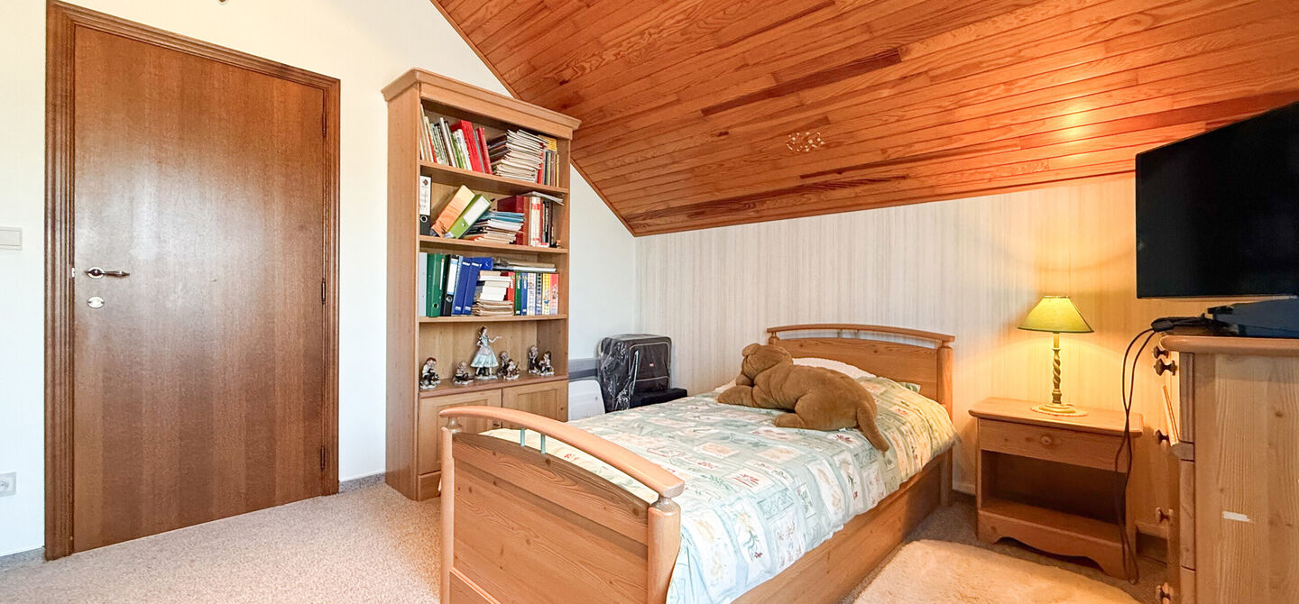 Bij ImmoFusion 7/7 &ldquo;open huis&rdquo; : klik op onze 3D-TOUR.
Ervaar vastgoed alsof je er zelf doorloopt!

Welkom in deze charmante open bebouwing, rustig gelegen in een aangename woonwijk te Heusden-Zolder. Deze instapklare woning combineert ruimte, comfort