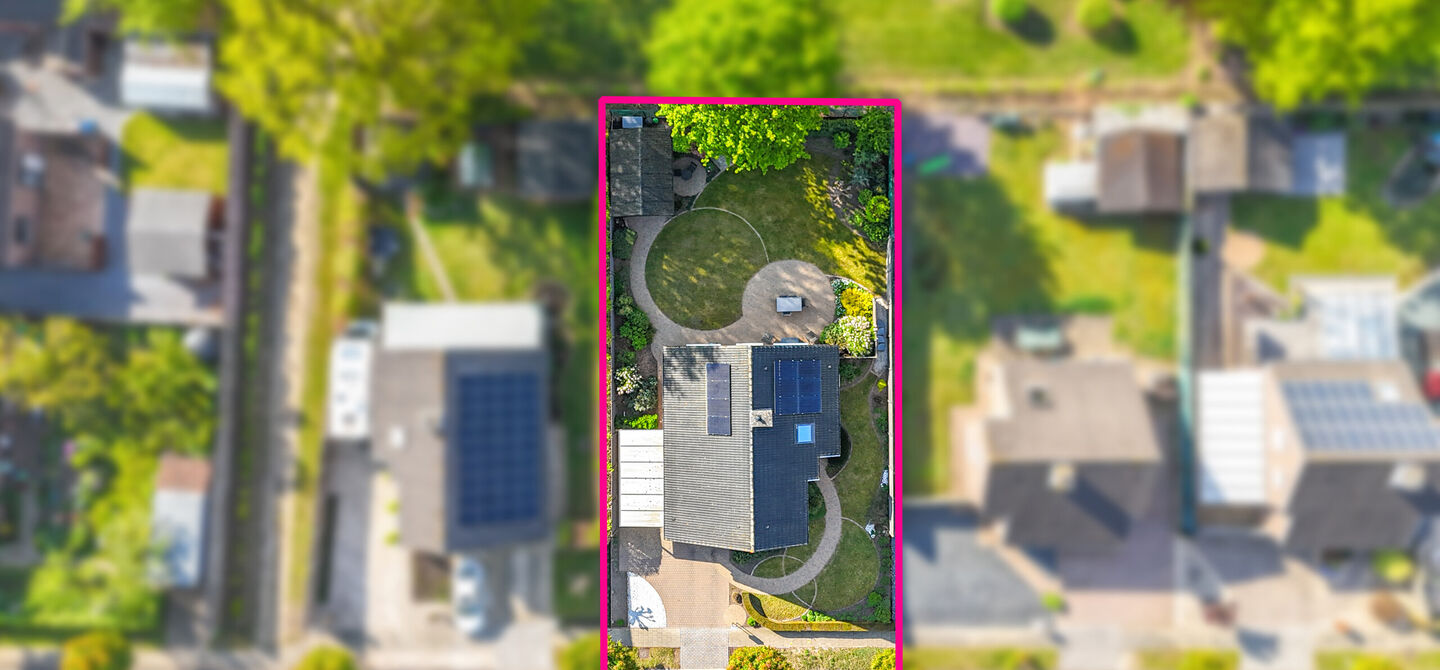 Bij ImmoFusion 7/7 &ldquo;open huis&rdquo; : klik op onze 3D-TOUR.
Ervaar vastgoed alsof je er zelf doorloopt!

Welkom in deze charmante open bebouwing, rustig gelegen in een aangename woonwijk te Heusden-Zolder. Deze instapklare woning combineert ruimte, comfort