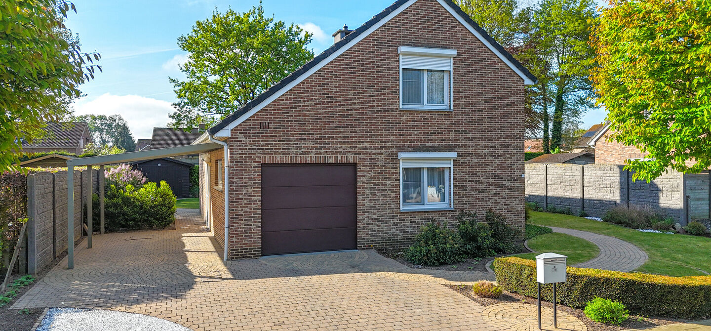 Bij ImmoFusion 7/7 “open huis” : klik op onze 3D-TOUR.
Ervaar vastgoed alsof je er zelf doorloopt!
Welkom in deze charmante open bebouwing, rustig gelegen in een aangename woonwijk te Heusden-Zolder. Deze instapklare woning combineert ruimte, comfort