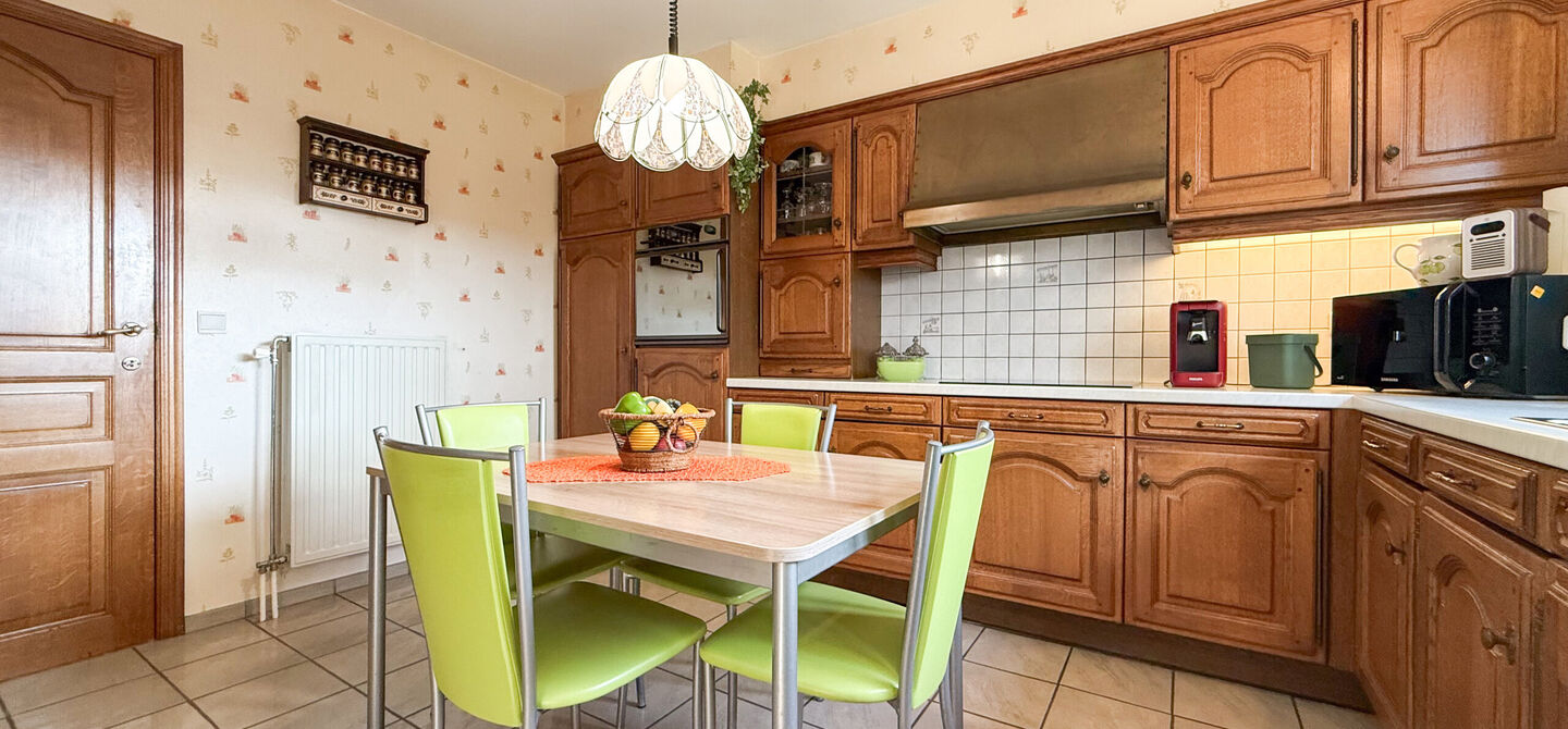 Bij ImmoFusion 7/7 “open huis” : klik op onze 3D-TOUR.
Ervaar vastgoed alsof je er zelf doorloopt!
Welkom in deze charmante open bebouwing, rustig gelegen in een aangename woonwijk te Heusden-Zolder. Deze instapklare woning combineert ruimte, comfort