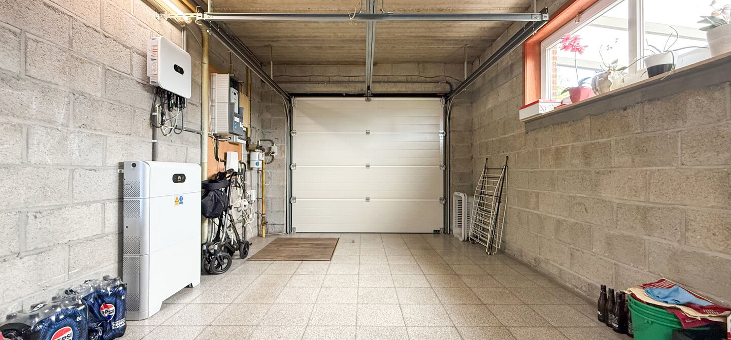 Bij ImmoFusion 7/7 “open huis” : klik op onze 3D-TOUR.
Ervaar vastgoed alsof je er zelf doorloopt!
Welkom in deze charmante open bebouwing, rustig gelegen in een aangename woonwijk te Heusden-Zolder. Deze instapklare woning combineert ruimte, comfort