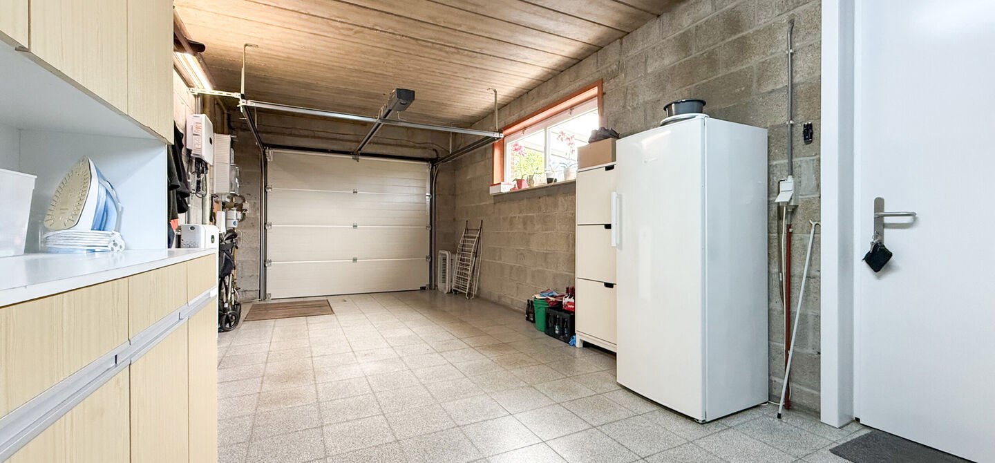 Bij ImmoFusion 7/7 “open huis” : klik op onze 3D-TOUR.
Ervaar vastgoed alsof je er zelf doorloopt!
Welkom in deze charmante open bebouwing, rustig gelegen in een aangename woonwijk te Heusden-Zolder. Deze instapklare woning combineert ruimte, comfort