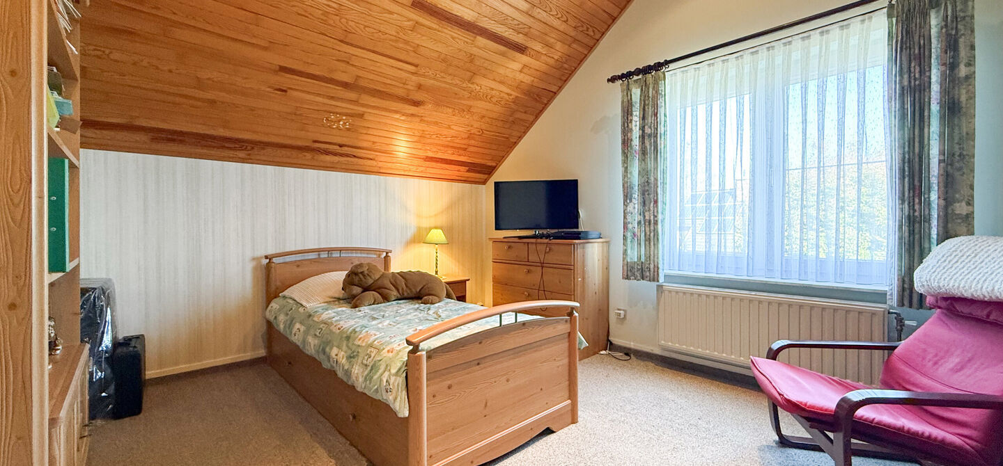 Bij ImmoFusion 7/7 “open huis” : klik op onze 3D-TOUR.
Ervaar vastgoed alsof je er zelf doorloopt!
Welkom in deze charmante open bebouwing, rustig gelegen in een aangename woonwijk te Heusden-Zolder. Deze instapklare woning combineert ruimte, comfort