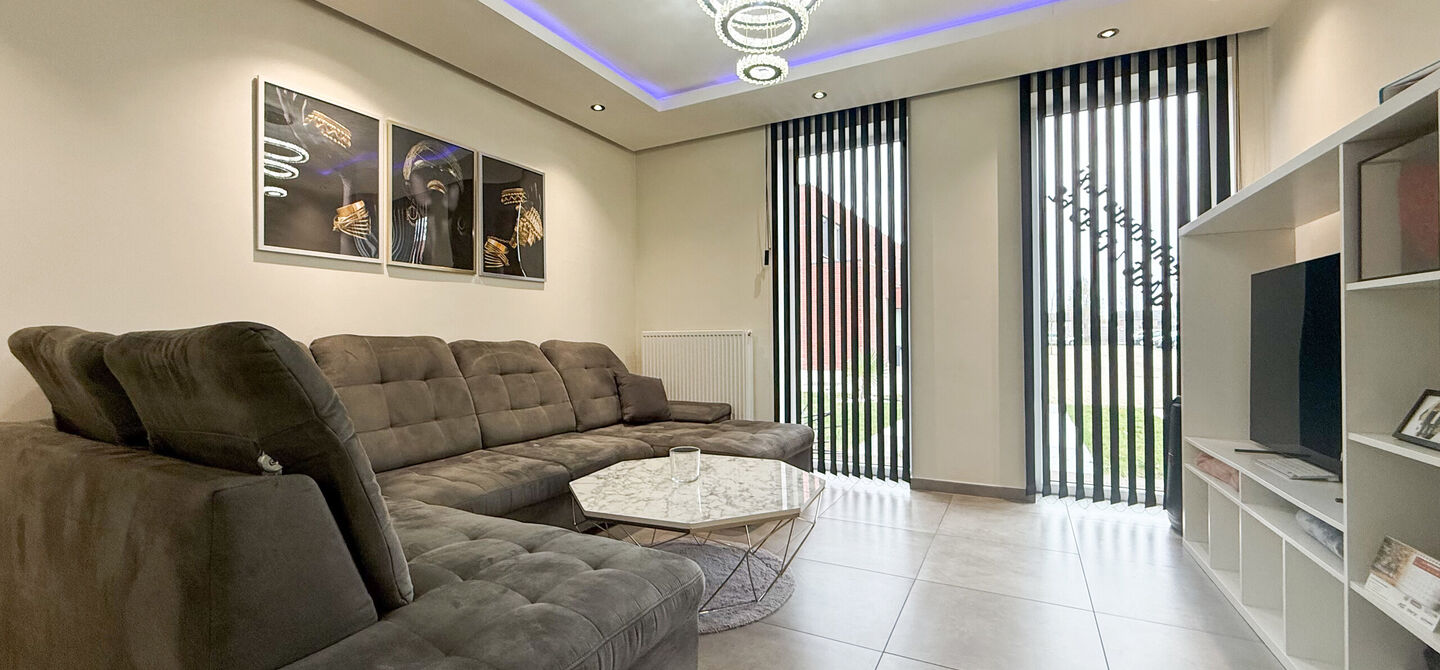 Bij ImmoFusion 7/7 “open huis” : klik op onze 3D-TOUR.
Ervaar vastgoed alsof je er zelf doorloopt!

Stap binnen in deze quasi-nieuwe woning (2021) gelegen in een rustige doodlopende straat in Balen. Met drie ruime slaapkamers, een grote open keuken en