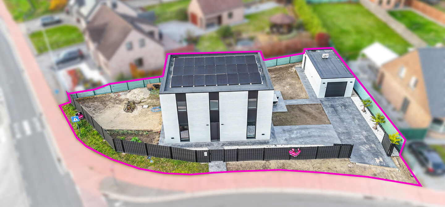 Bij ImmoFusion 7/7 “open huis”: klik op onze 3D-TOUR.
Ervaar vastgoed alsof je er zelf doorloopt!
Stap binnen in deze uitzonderlijk moderne nieuwbouwwoning (2024), ideaal gelegen als open bebouwing op een ruim hoekperceel van 528m² in Koersel. Deze