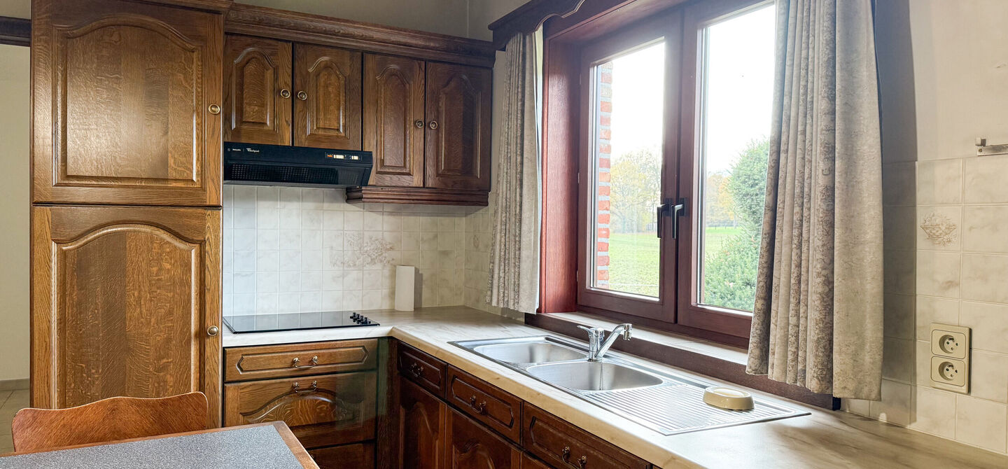 Bij ImmoFusion 7/7 “open huis”: klik op onze 3D-TOUR.
Ervaar vastgoed alsof je er zelf doorloopt!

Ontdek deze uitzonderlijk gelegen vrijstaande woning in de rustige, bosrijke omgeving van Paal. Wie houdt van natuur, privacy en een fenomenale perceelo