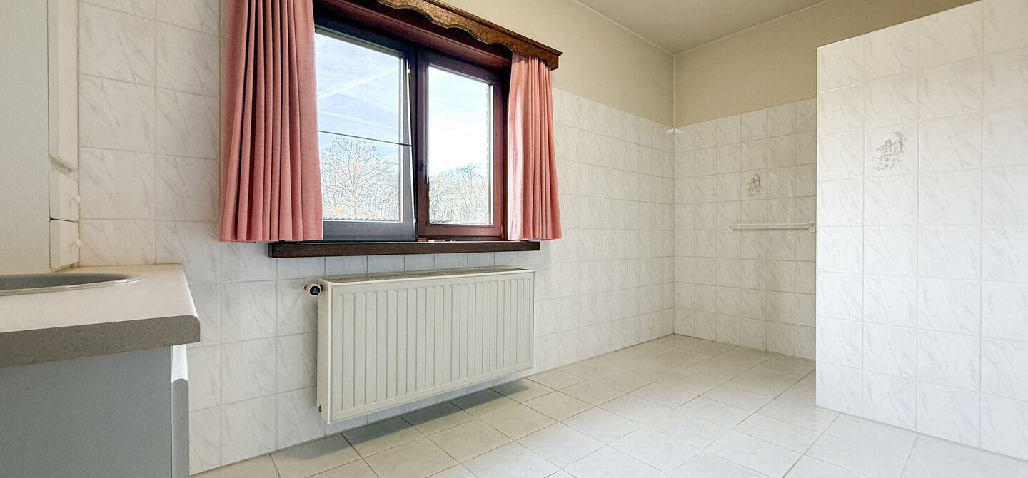 Bij ImmoFusion 7/7 “open huis”: klik op onze 3D-TOUR.
Ervaar vastgoed alsof je er zelf doorloopt!

Ontdek deze uitzonderlijk gelegen vrijstaande woning in de rustige, bosrijke omgeving van Paal. Wie houdt van natuur, privacy en een fenomenale perceelo