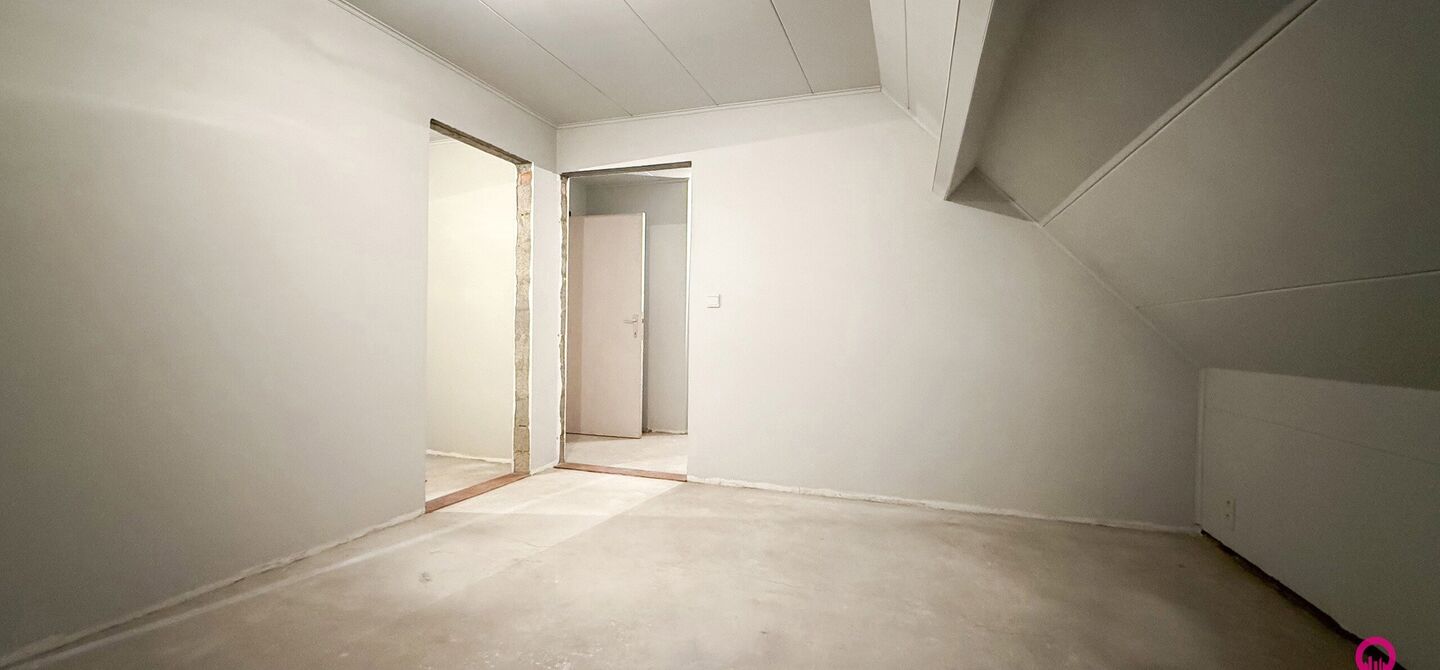 Bij ImmoFusion 7/7 “open huis”: klik op onze 3D-TOUR.
Ervaar vastgoed alsof je er zelf doorloopt!

Ontdek deze uitzonderlijk gelegen vrijstaande woning in de rustige, bosrijke omgeving van Paal. Wie houdt van natuur, privacy en een fenomenale perceelo