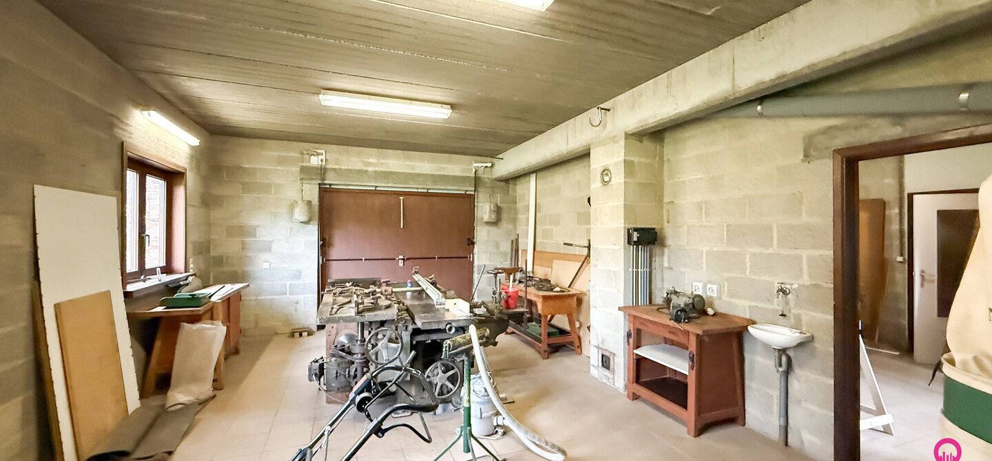 Bij ImmoFusion 7/7 “open huis”: klik op onze 3D-TOUR.
Ervaar vastgoed alsof je er zelf doorloopt!

Ontdek deze uitzonderlijk gelegen vrijstaande woning in de rustige, bosrijke omgeving van Paal. Wie houdt van natuur, privacy en een fenomenale perceelo