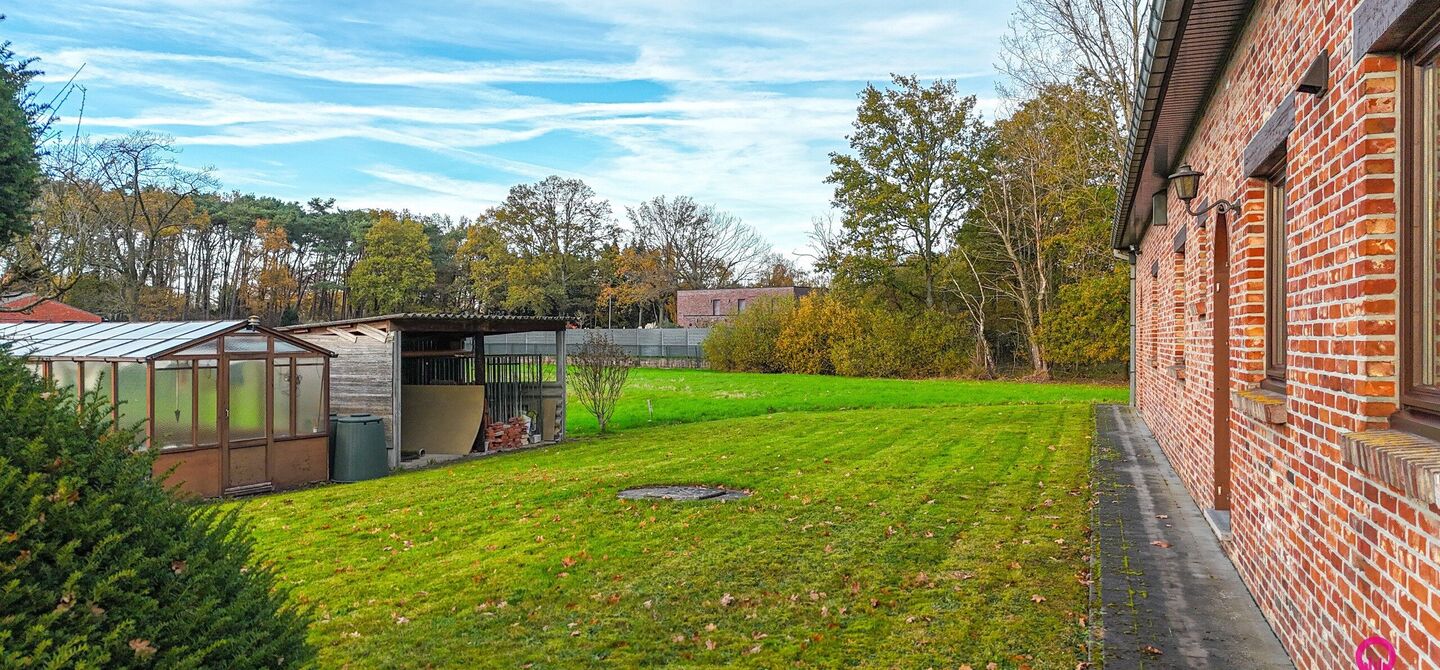 Bij ImmoFusion 7/7 “open huis”: klik op onze 3D-TOUR.
Ervaar vastgoed alsof je er zelf doorloopt!

Ontdek deze uitzonderlijk gelegen vrijstaande woning in de rustige, bosrijke omgeving van Paal. Wie houdt van natuur, privacy en een fenomenale perceelo