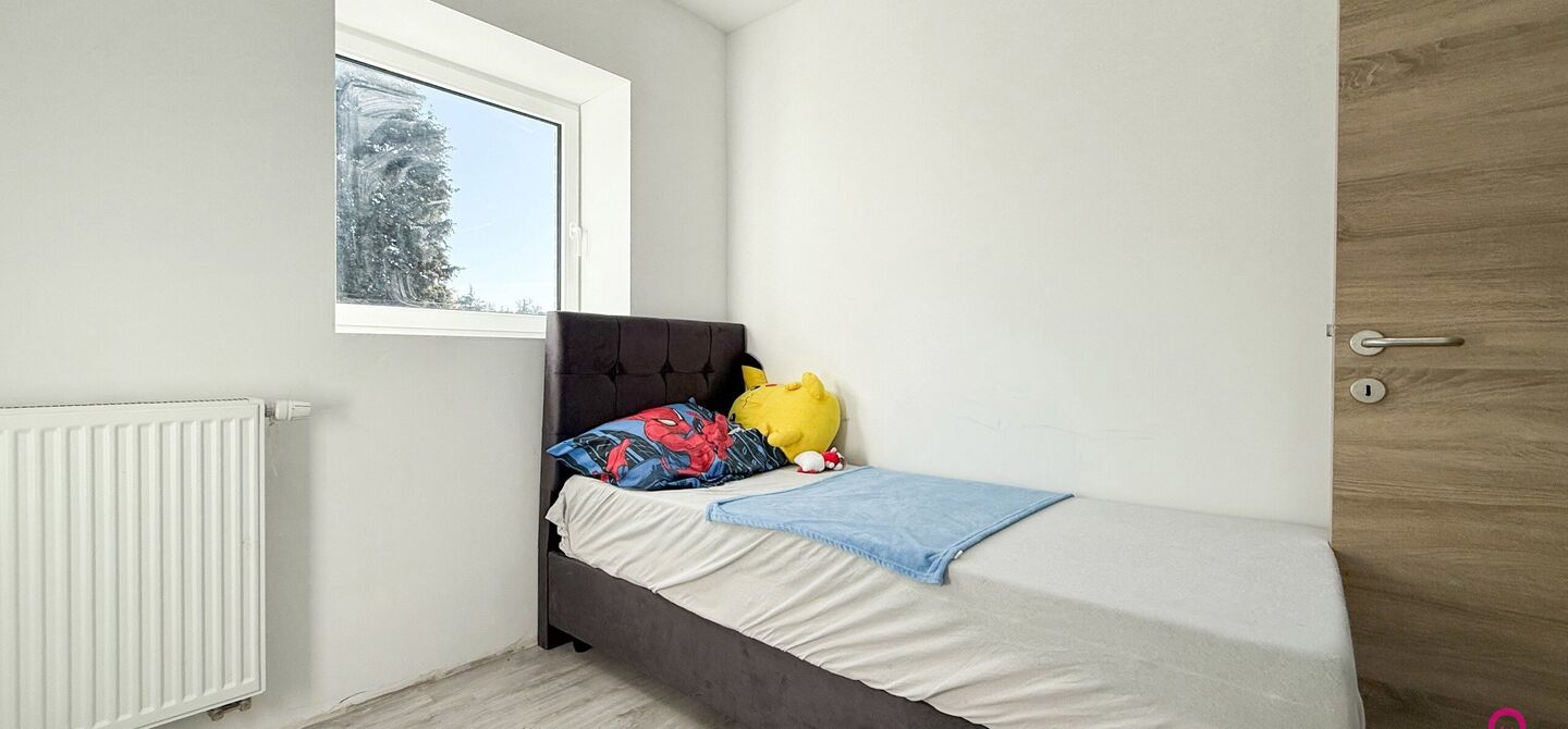 Bij ImmoFusion 7/7 &ldquo;open huis&rdquo;: klik op onze 3D-TOUR.
Ervaar vastgoed alsof je er zelf doorloopt!

Ontdek deze indrukwekkende open bebouwing in de Tervantstraat 198 te Paal, een woning die in 2025 een volledige transformatie kreeg en vandaag bijna als