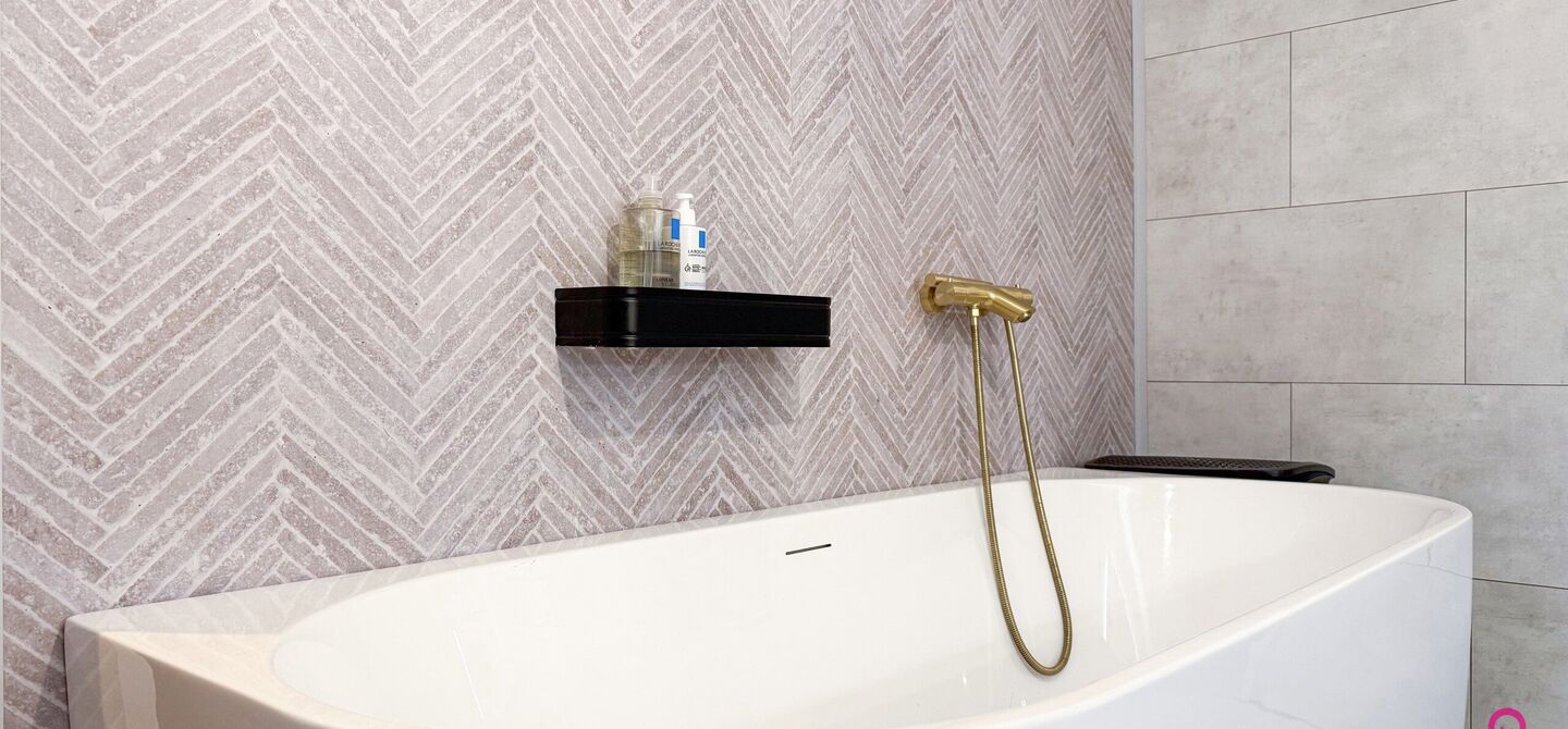 Bij ImmoFusion 7/7 “open huis” : klik op onze 3D-TOUR.
Ervaar vastgoed alsof je er zelf doorloopt!
Welkom in deze charmante open bebouwing, gelegen in een rustige straat nabij het gezellige Koersel Kapelleke en het centrum van Koersel. Deze woning co