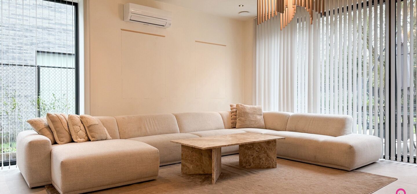 Bij ImmoFusion 7/7 &ldquo;open huis&rdquo; : klik op onze 3D-TOUR.
Ervaar vastgoed alsof je er zelf doorloopt!

Welkom in deze uitzonderlijke open bebouwing, gelegen op Witte Weg 18 te Koersel, waar moderne architectuur, ruimte en comfort naadloos samenvloeien. D