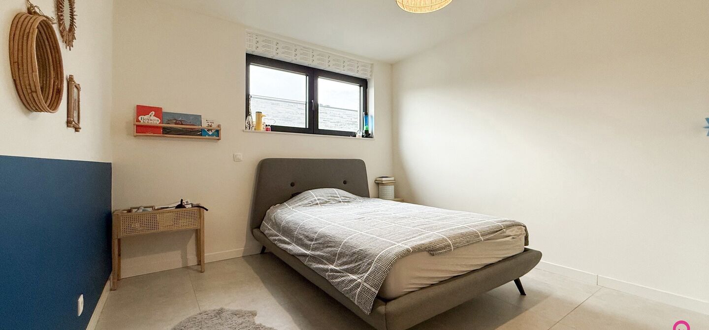 Bij ImmoFusion 7/7 &ldquo;open huis&rdquo; : klik op onze 3D-TOUR.
Ervaar vastgoed alsof je er zelf doorloopt!

Welkom in deze uitzonderlijke open bebouwing, gelegen op Witte Weg 18 te Koersel, waar moderne architectuur, ruimte en comfort naadloos samenvloeien. D