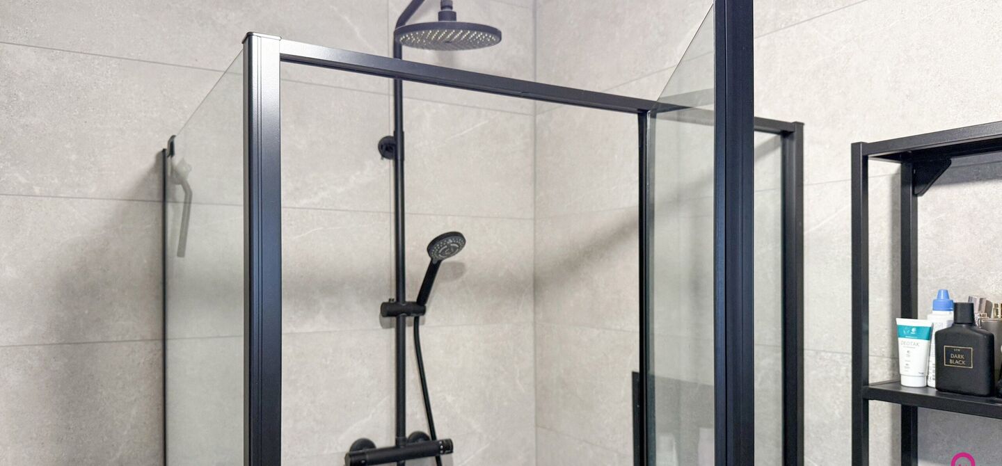 Bij ImmoFusion 7/7 &ldquo;open huis&rdquo; : klik op onze 3D-TOUR.
Ervaar vastgoed alsof je er zelf doorloopt!

Welkom in deze uitzonderlijke open bebouwing, gelegen op Witte Weg 18 te Koersel, waar moderne architectuur, ruimte en comfort naadloos samenvloeien. D