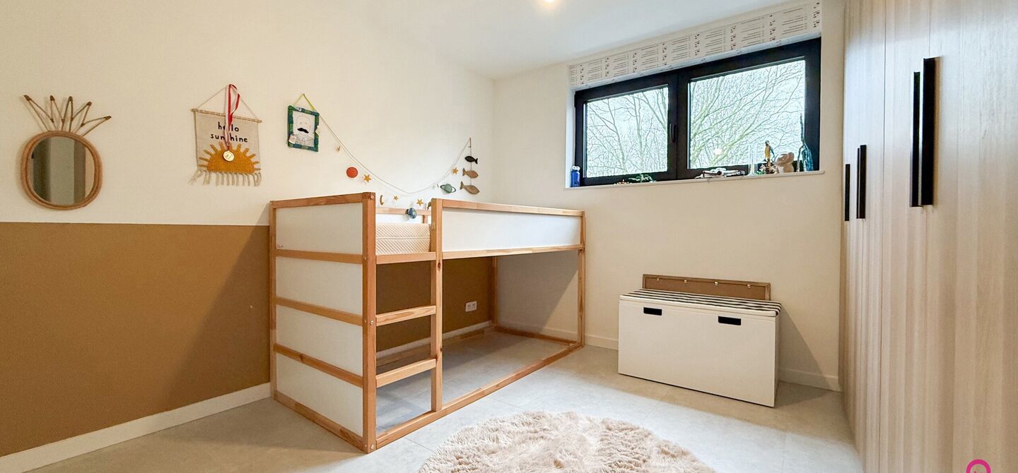 Bij ImmoFusion 7/7 &ldquo;open huis&rdquo; : klik op onze 3D-TOUR.
Ervaar vastgoed alsof je er zelf doorloopt!

Welkom in deze uitzonderlijke open bebouwing, gelegen op Witte Weg 18 te Koersel, waar moderne architectuur, ruimte en comfort naadloos samenvloeien. D