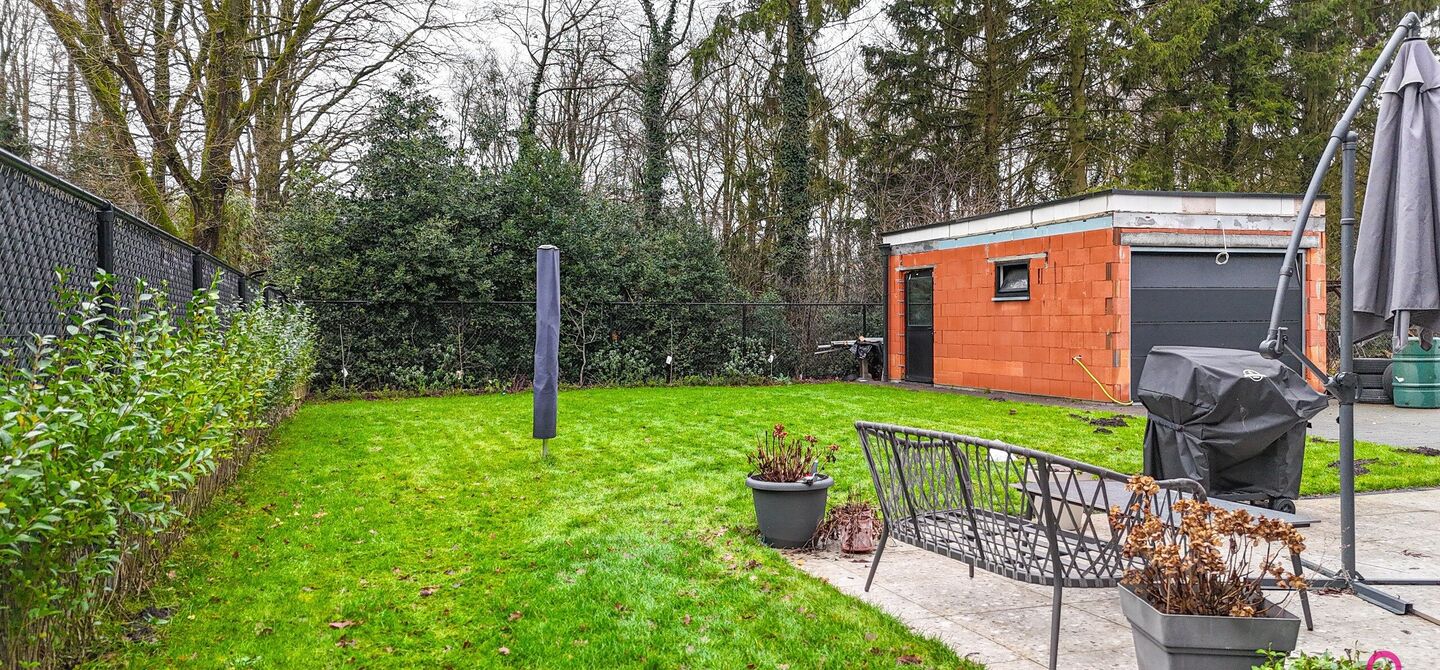 Bij ImmoFusion 7/7 &ldquo;open huis&rdquo; : klik op onze 3D-TOUR.
Ervaar vastgoed alsof je er zelf doorloopt!

Welkom in deze uitzonderlijke open bebouwing, gelegen op Witte Weg 18 te Koersel, waar moderne architectuur, ruimte en comfort naadloos samenvloeien. D