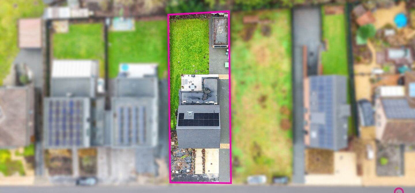 Bij ImmoFusion 7/7 &ldquo;open huis&rdquo; : klik op onze 3D-TOUR.
Ervaar vastgoed alsof je er zelf doorloopt!

Welkom in deze uitzonderlijke open bebouwing, gelegen op Witte Weg 18 te Koersel, waar moderne architectuur, ruimte en comfort naadloos samenvloeien. D