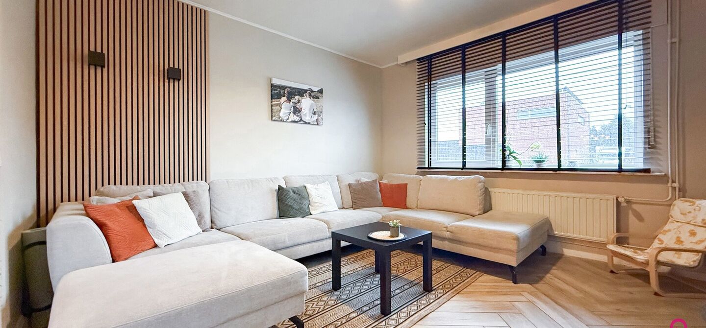 Bij ImmoFusion 7/7 &ldquo;open huis&rdquo; : klik op onze 3D-TOUR.
Ervaar vastgoed alsof je er zelf doorloopt!

Welkom in deze charmante open bebouwing, gelegen in een rustige straat nabij het gezellige Koersel Kapelleke en het centrum van Koersel. Deze woning co