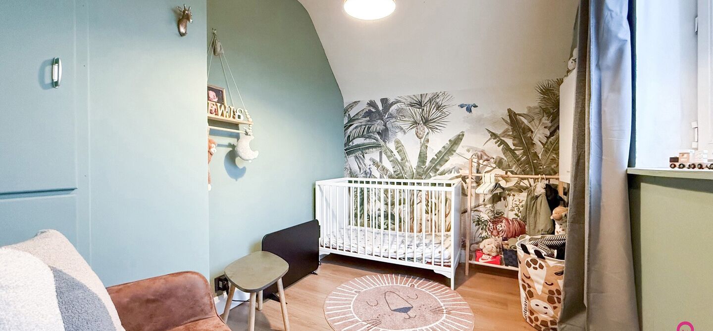 Bij ImmoFusion 7/7 &ldquo;open huis&rdquo; : klik op onze 3D-TOUR.
Ervaar vastgoed alsof je er zelf doorloopt!

Welkom in deze charmante open bebouwing, gelegen in een rustige straat nabij het gezellige Koersel Kapelleke en het centrum van Koersel. Deze woning co