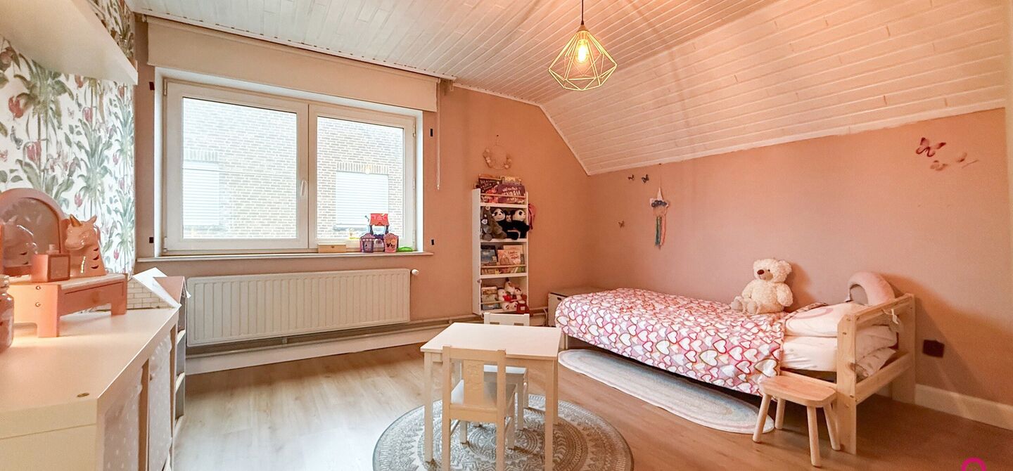 Bij ImmoFusion 7/7 &ldquo;open huis&rdquo; : klik op onze 3D-TOUR.
Ervaar vastgoed alsof je er zelf doorloopt!

Welkom in deze charmante open bebouwing, gelegen in een rustige straat nabij het gezellige Koersel Kapelleke en het centrum van Koersel. Deze woning co