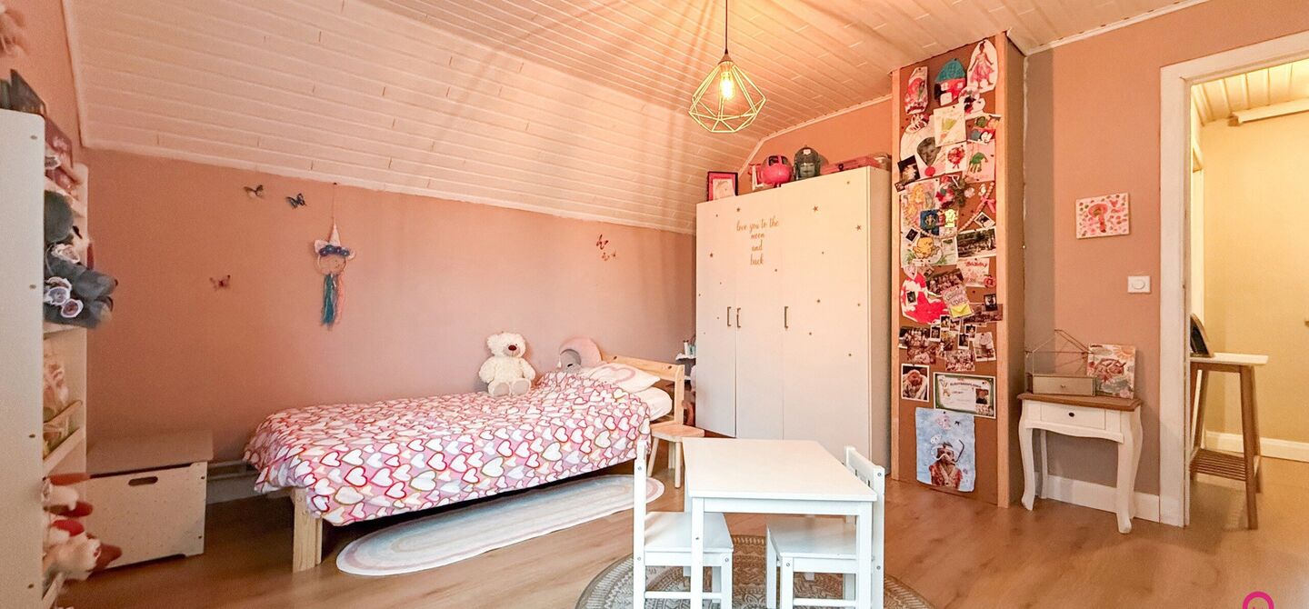 Bij ImmoFusion 7/7 &ldquo;open huis&rdquo; : klik op onze 3D-TOUR.
Ervaar vastgoed alsof je er zelf doorloopt!

Welkom in deze charmante open bebouwing, gelegen in een rustige straat nabij het gezellige Koersel Kapelleke en het centrum van Koersel. Deze woning co