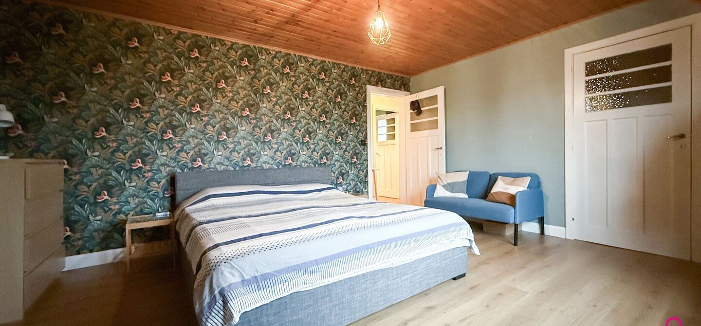 Bij ImmoFusion 7/7 &ldquo;open huis&rdquo; : klik op onze 3D-TOUR.
Ervaar vastgoed alsof je er zelf doorloopt!

Welkom in deze charmante open bebouwing, gelegen in een rustige straat nabij het gezellige Koersel Kapelleke en het centrum van Koersel. Deze woning co