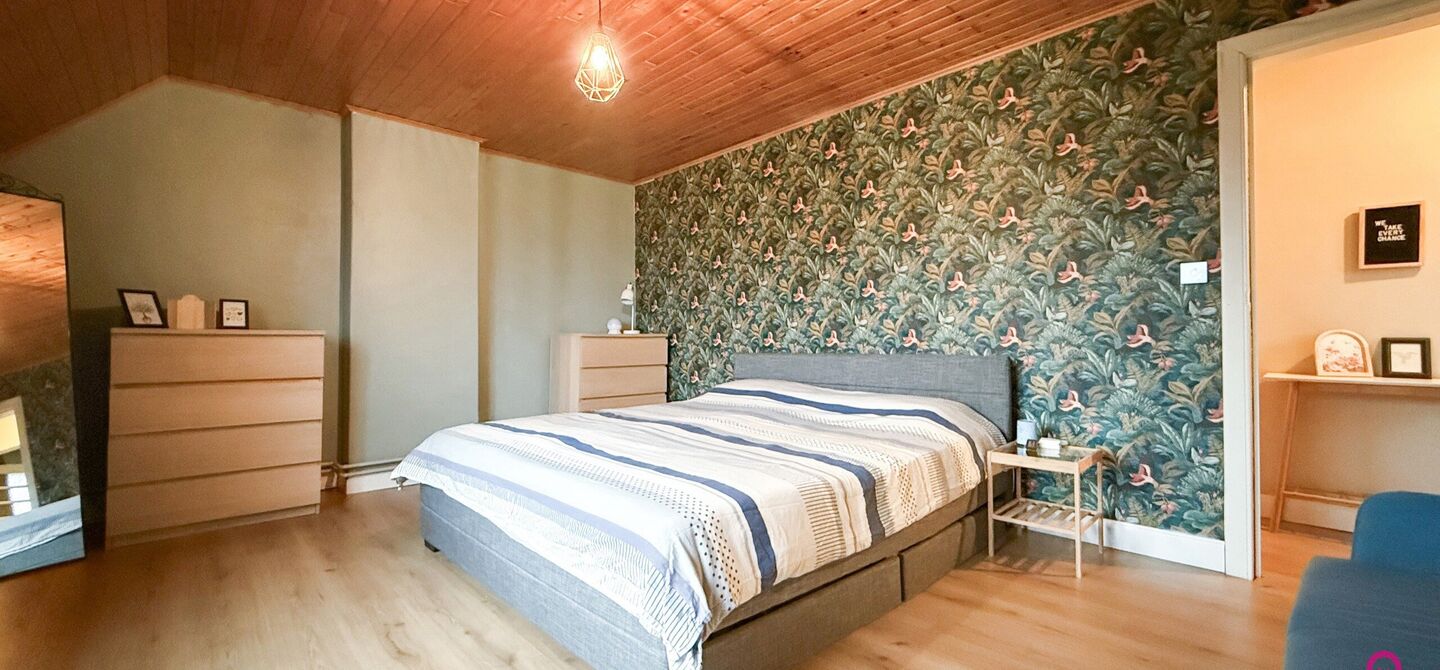 Bij ImmoFusion 7/7 &ldquo;open huis&rdquo; : klik op onze 3D-TOUR.
Ervaar vastgoed alsof je er zelf doorloopt!

Welkom in deze charmante open bebouwing, gelegen in een rustige straat nabij het gezellige Koersel Kapelleke en het centrum van Koersel. Deze woning co