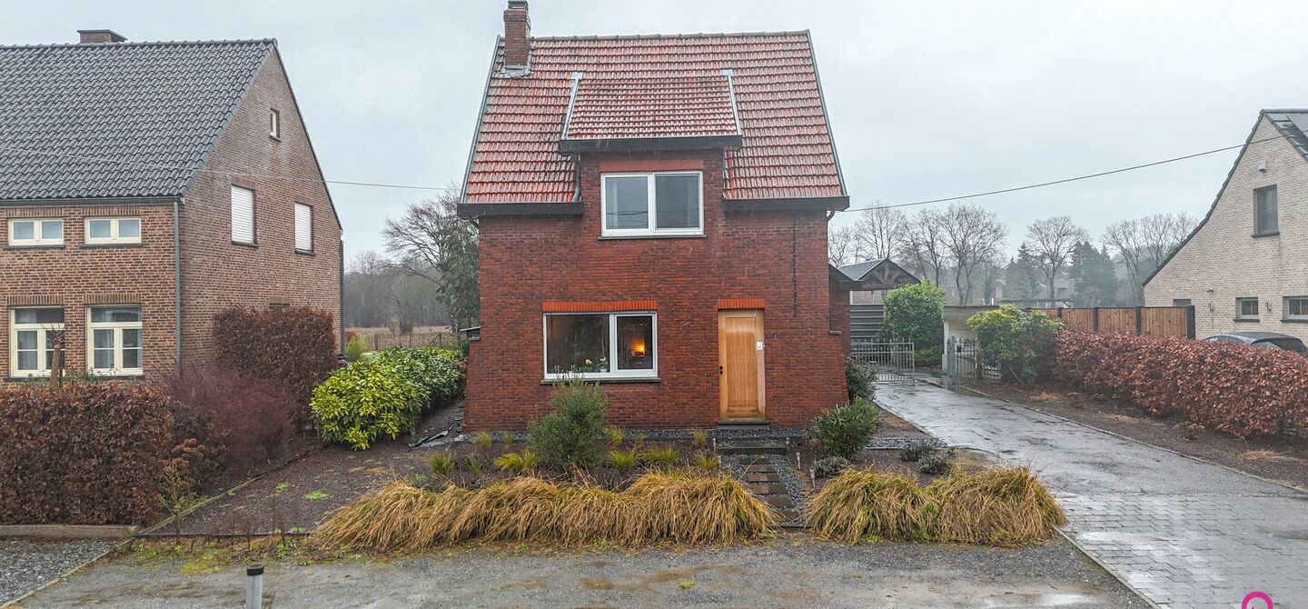 Bij ImmoFusion 7/7 &ldquo;open huis&rdquo; : klik op onze 3D-TOUR.
Ervaar vastgoed alsof je er zelf doorloopt!

Welkom in deze charmante open bebouwing, gelegen in een rustige straat nabij het gezellige Koersel Kapelleke en het centrum van Koersel. Deze woning co