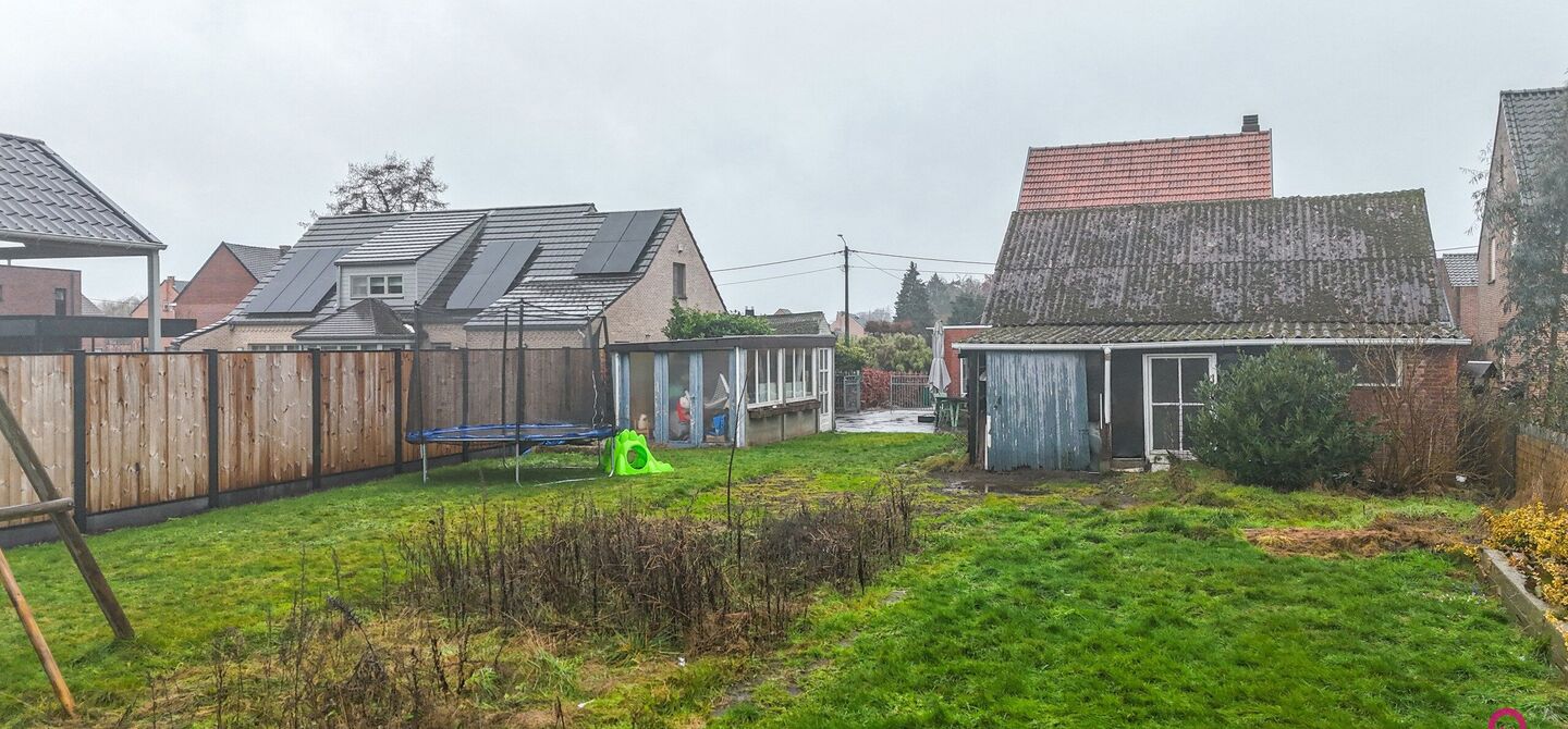 Bij ImmoFusion 7/7 &ldquo;open huis&rdquo; : klik op onze 3D-TOUR.
Ervaar vastgoed alsof je er zelf doorloopt!

Welkom in deze charmante open bebouwing, gelegen in een rustige straat nabij het gezellige Koersel Kapelleke en het centrum van Koersel. Deze woning co