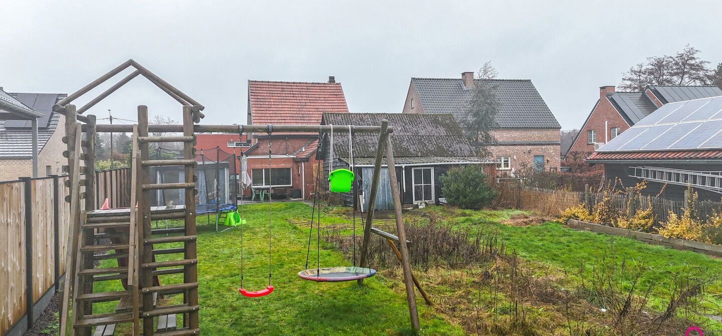 Bij ImmoFusion 7/7 &ldquo;open huis&rdquo; : klik op onze 3D-TOUR.
Ervaar vastgoed alsof je er zelf doorloopt!

Welkom in deze charmante open bebouwing, gelegen in een rustige straat nabij het gezellige Koersel Kapelleke en het centrum van Koersel. Deze woning co