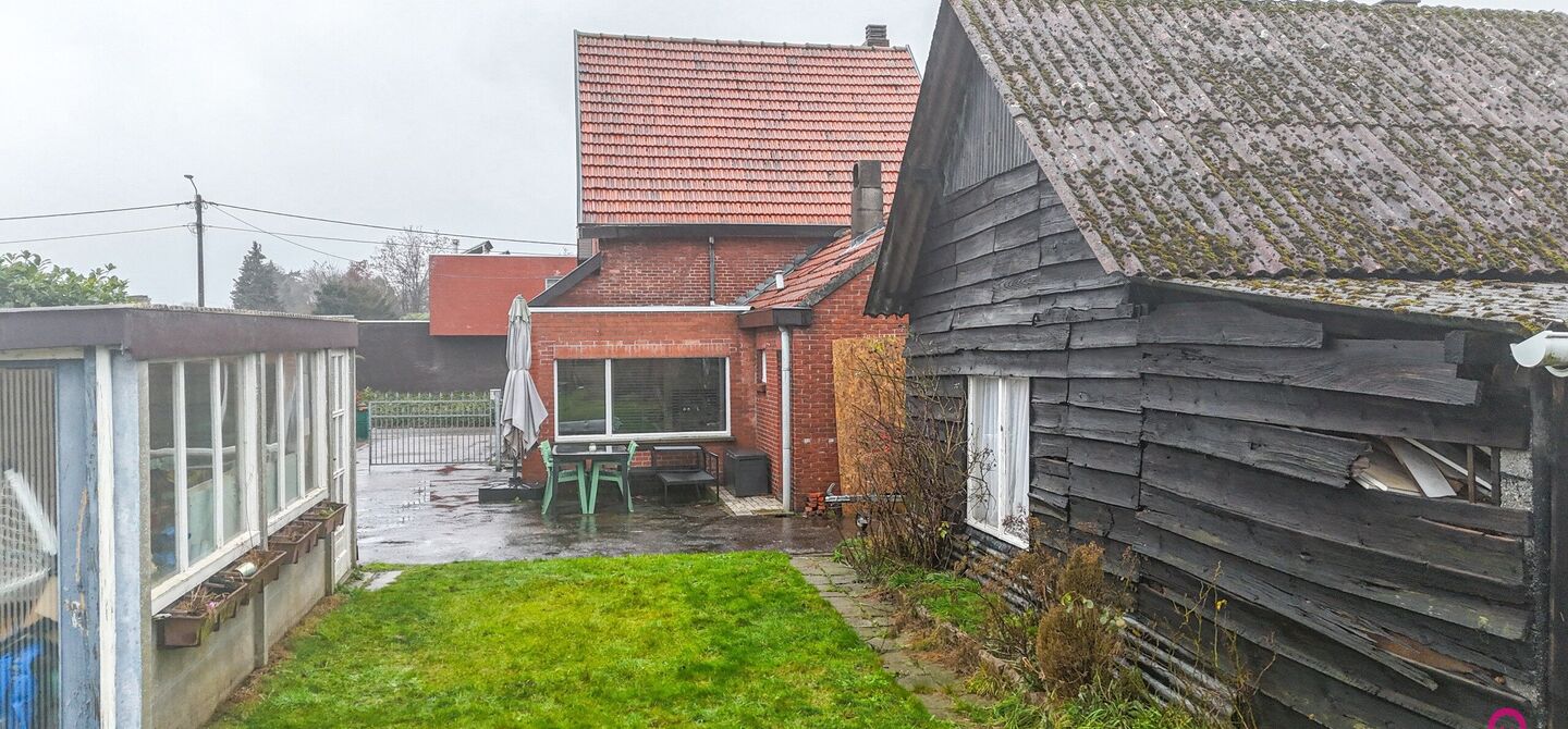 Bij ImmoFusion 7/7 &ldquo;open huis&rdquo; : klik op onze 3D-TOUR.
Ervaar vastgoed alsof je er zelf doorloopt!

Welkom in deze charmante open bebouwing, gelegen in een rustige straat nabij het gezellige Koersel Kapelleke en het centrum van Koersel. Deze woning co